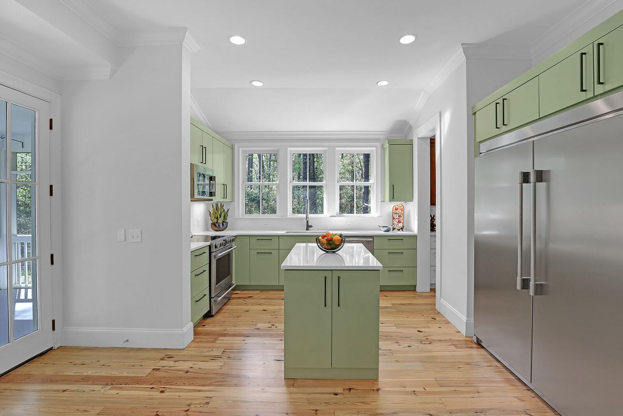 105 Barnaby Photo 20