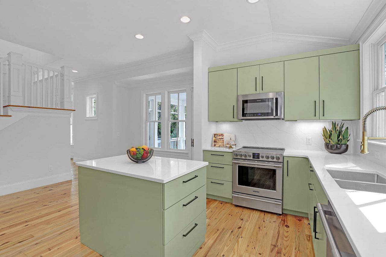 105 Barnaby Photo 21