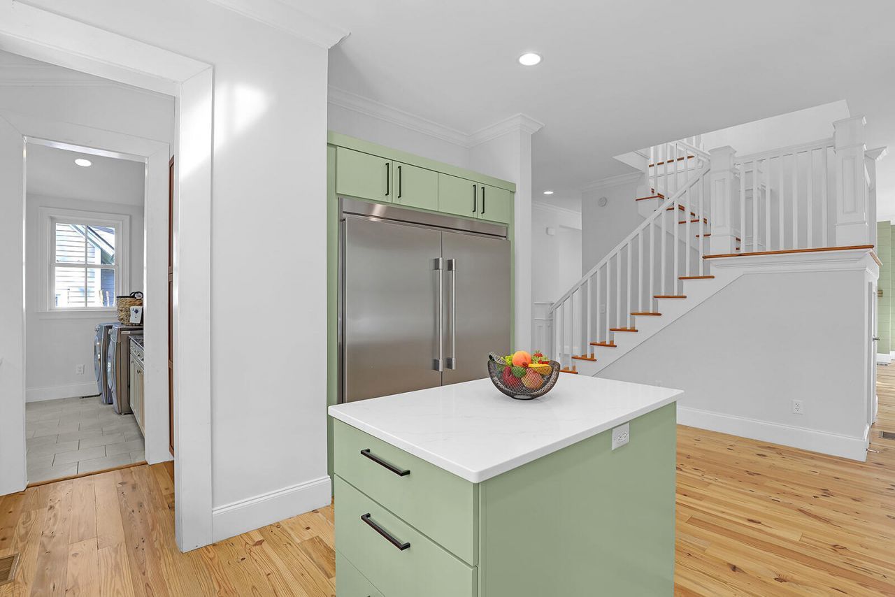 105 Barnaby Photo 23