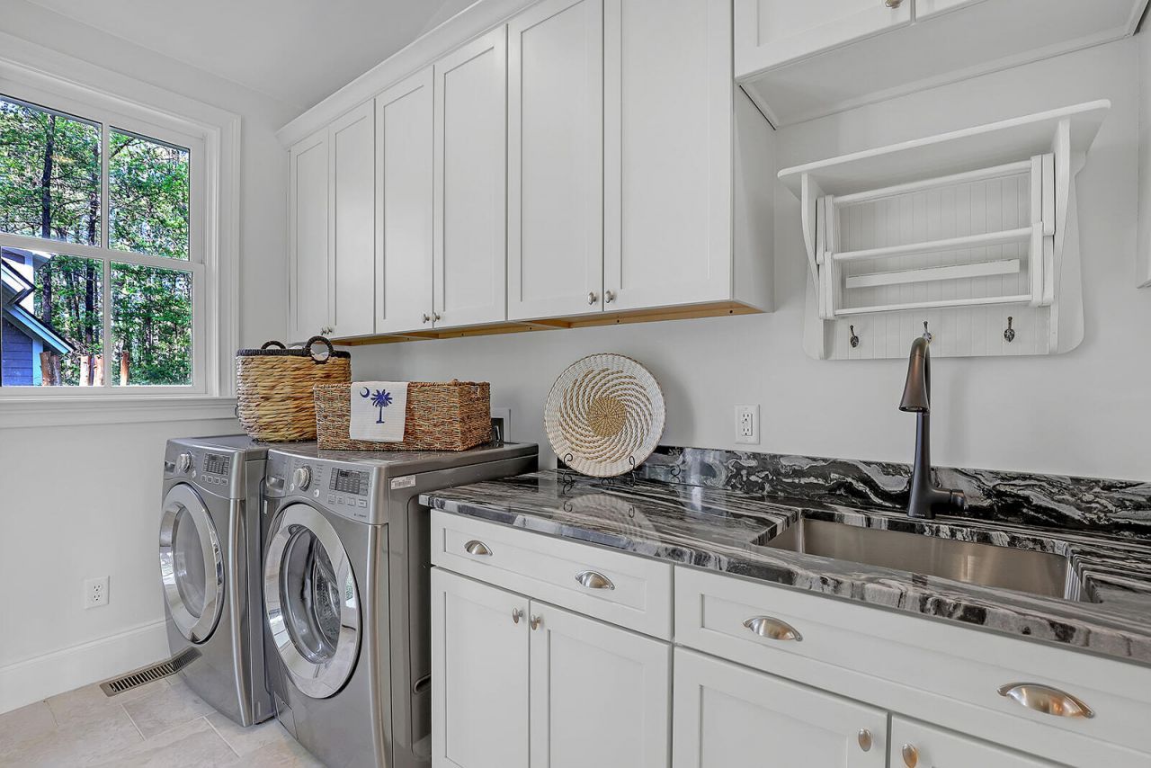 105 Barnaby Photo 27