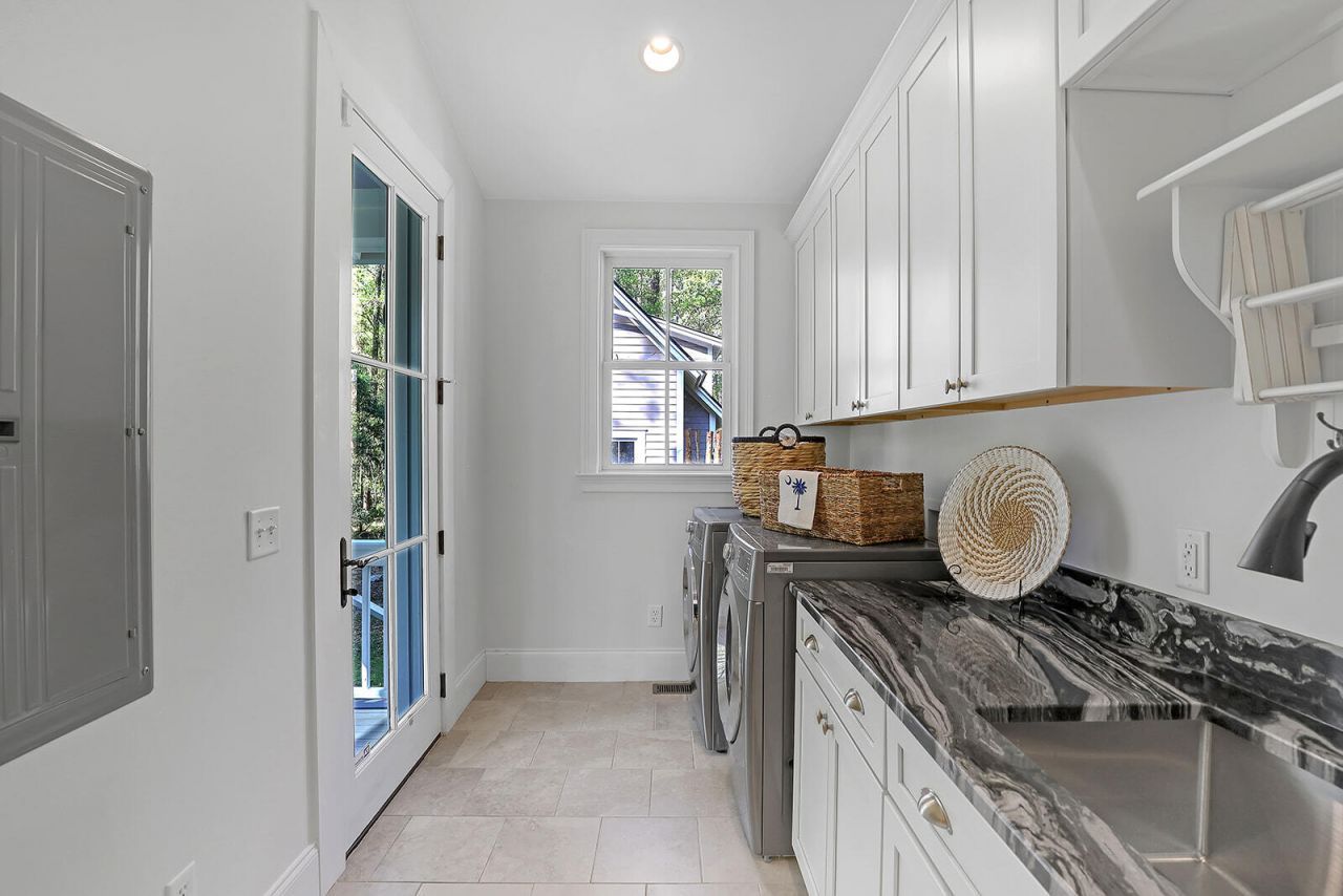 105 Barnaby Photo 28