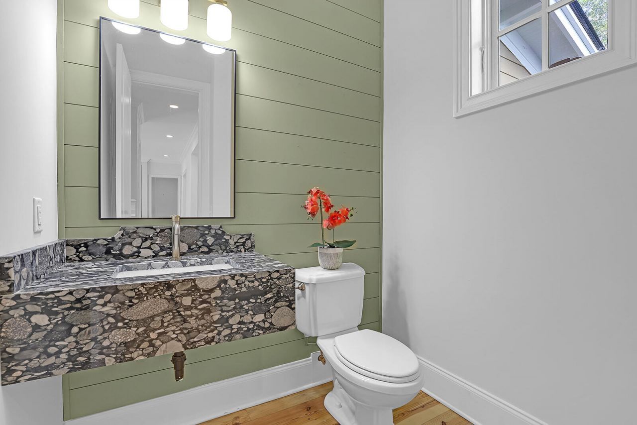 105 Barnaby Photo 29