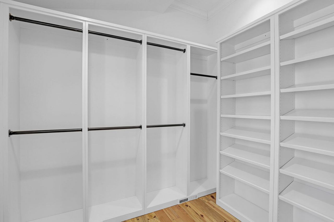 105 Barnaby Photo 35