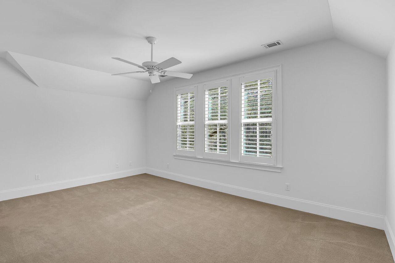 105 Barnaby Photo 41