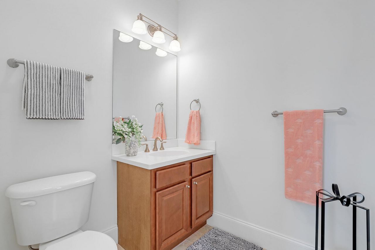 105 Barnaby Photo 43