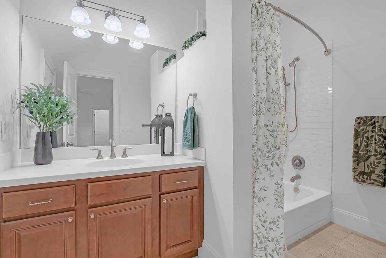 105 Barnaby Photo 47