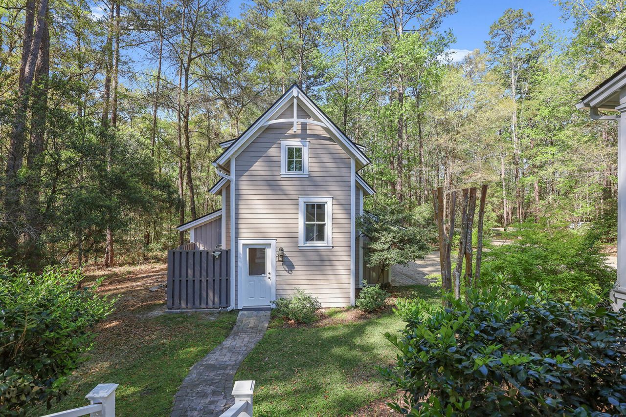 105 Barnaby Photo 53