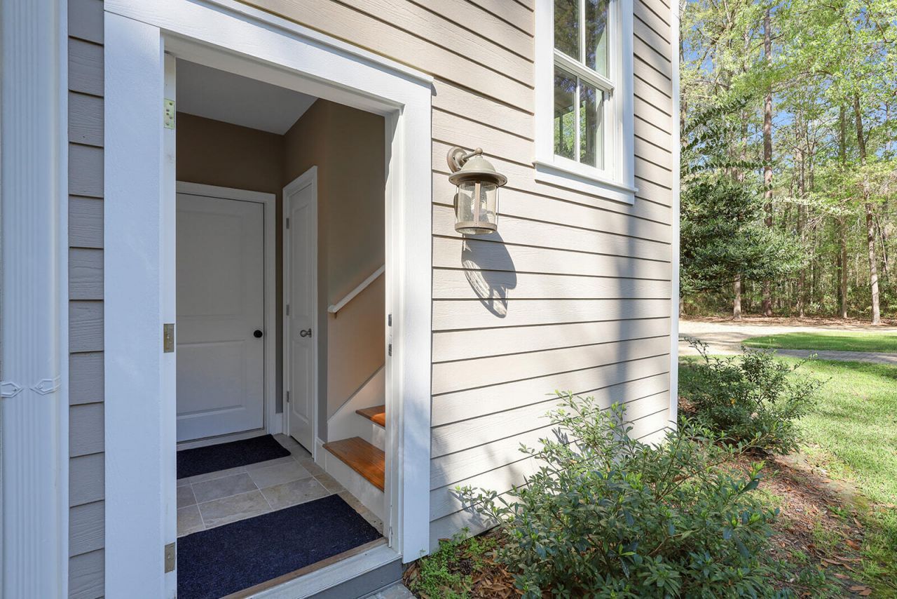 105 Barnaby Photo 54