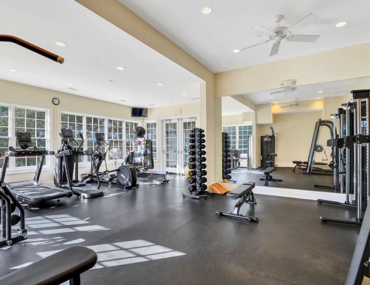 105 Barnaby Photo 80