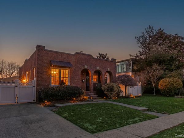 140 Frankel Boulevard , Merrick, NY 11566