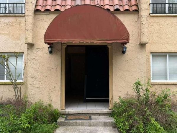 3864 LA MIRADA Drive, Unit 6, Jacksonville, FL 32217