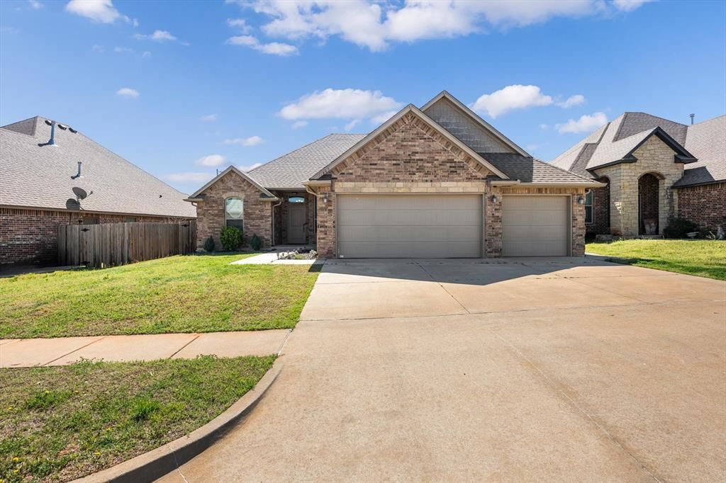 11908 SW 18th Street, Yukon, OK 73099 Main Photo