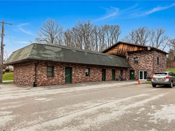 1801 Saxonburg Blvd, Tarentum, PA 15084