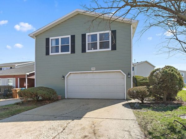 2155 College Drive, Glendale Heights, IL 60139