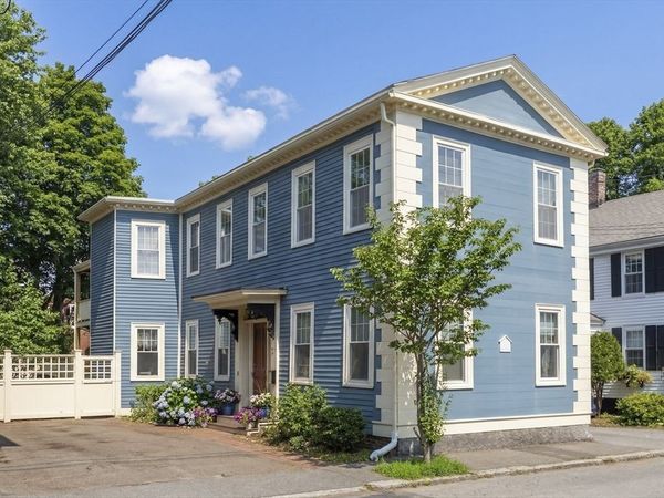 21 Briggs St, Unit 2, Salem, MA 01970