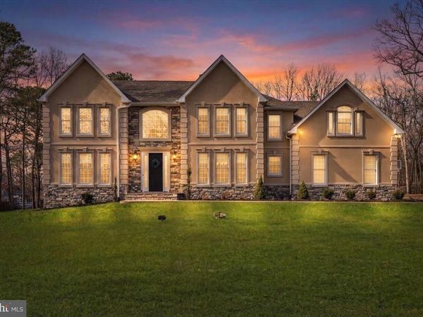 50 CONSTITUTION DRIVE, SOUTHAMPTON, NJ 08088