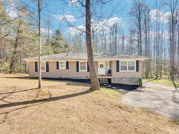 520 Hickory Ln, Sparta, TN 38583
