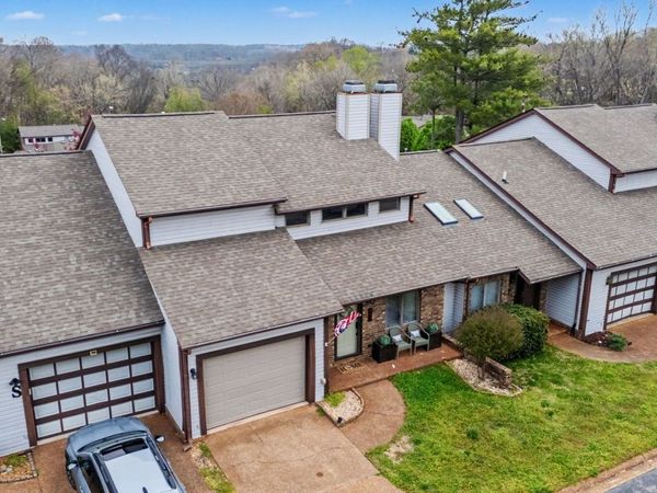 407 Country Club Ct, Clarksville, TN 37043