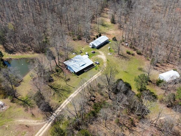 1300 New Sheboss Road , Duck River, TN 38454