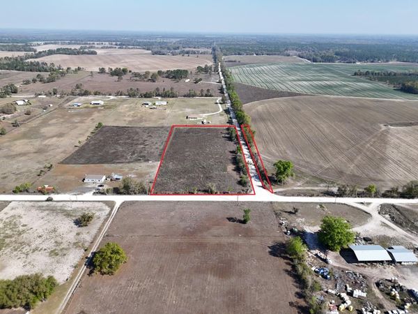 NW 50th St, Bell, FL 32619