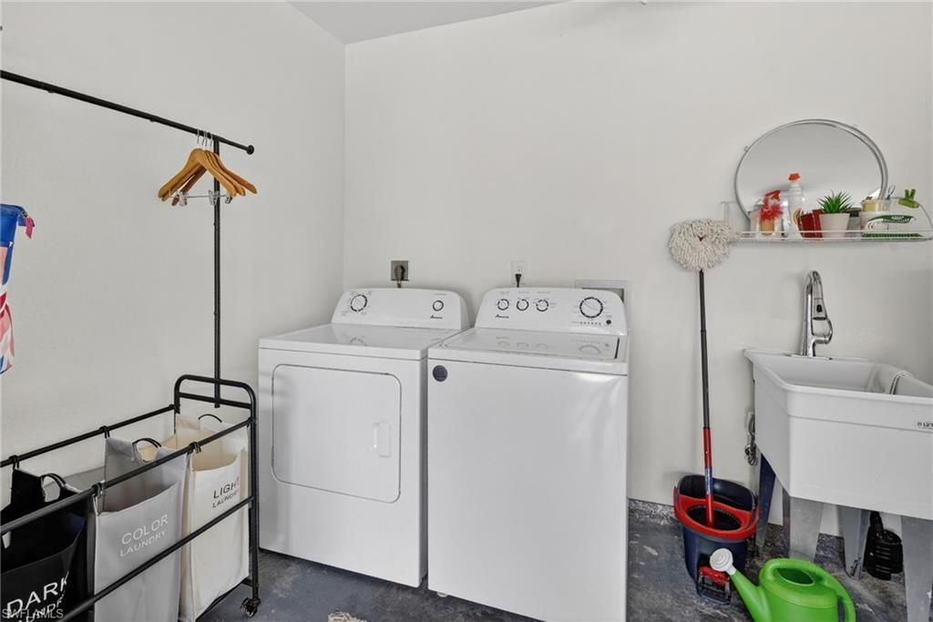 6458 Royal Woods Dr, Fort Myers, FL 33908 Photo