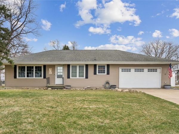 325 Division Street NW, Swisher, IA 52338