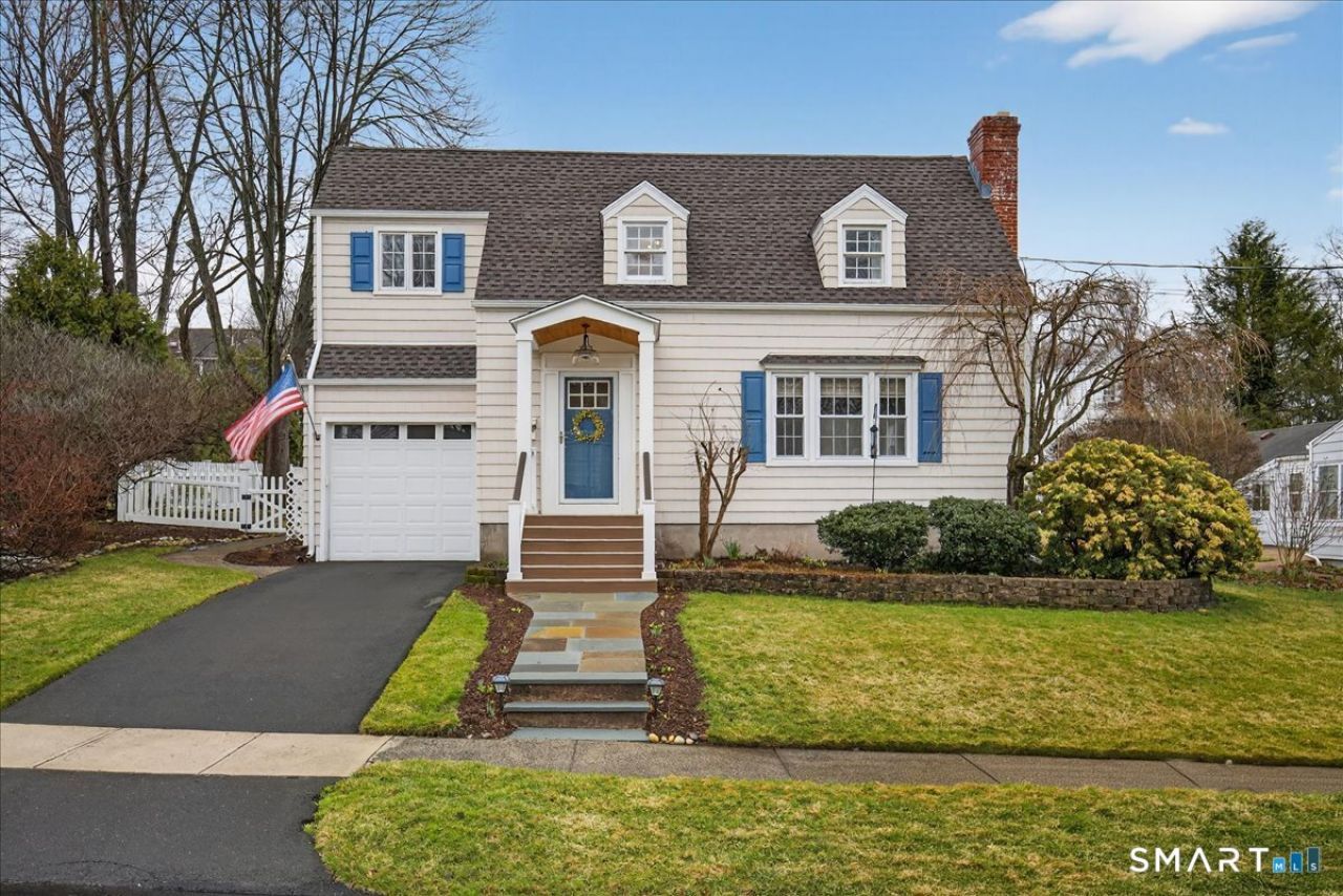 13 West Slope, Hamden, CT 06517 Main Photo