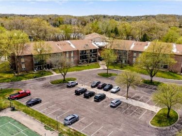 3850 Plymouth Boulevard, Unit 223, Plymouth, MN 55446