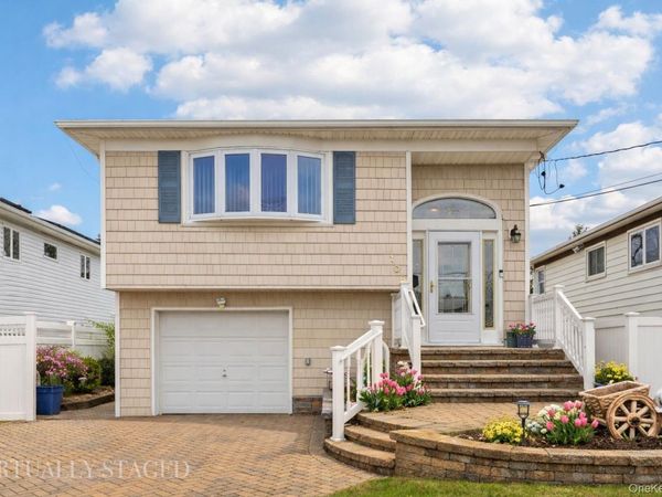 108 Lee Avenue , Babylon, NY 11702