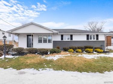 108 Circle Lane, Buffalo, NY 14218