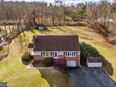 735 GREENVILLE ROAD, DENVER, PA 17517