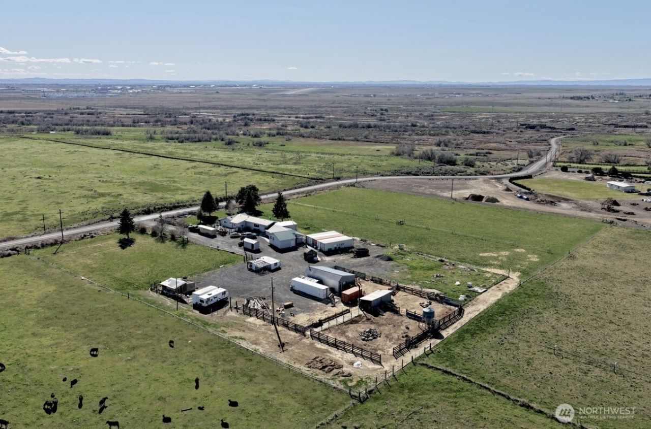 10578 NE 10 Road primary photo