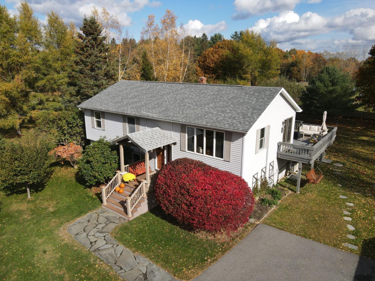 1013 Sunset Avenue, Glenburn, ME 04401 Main Photo