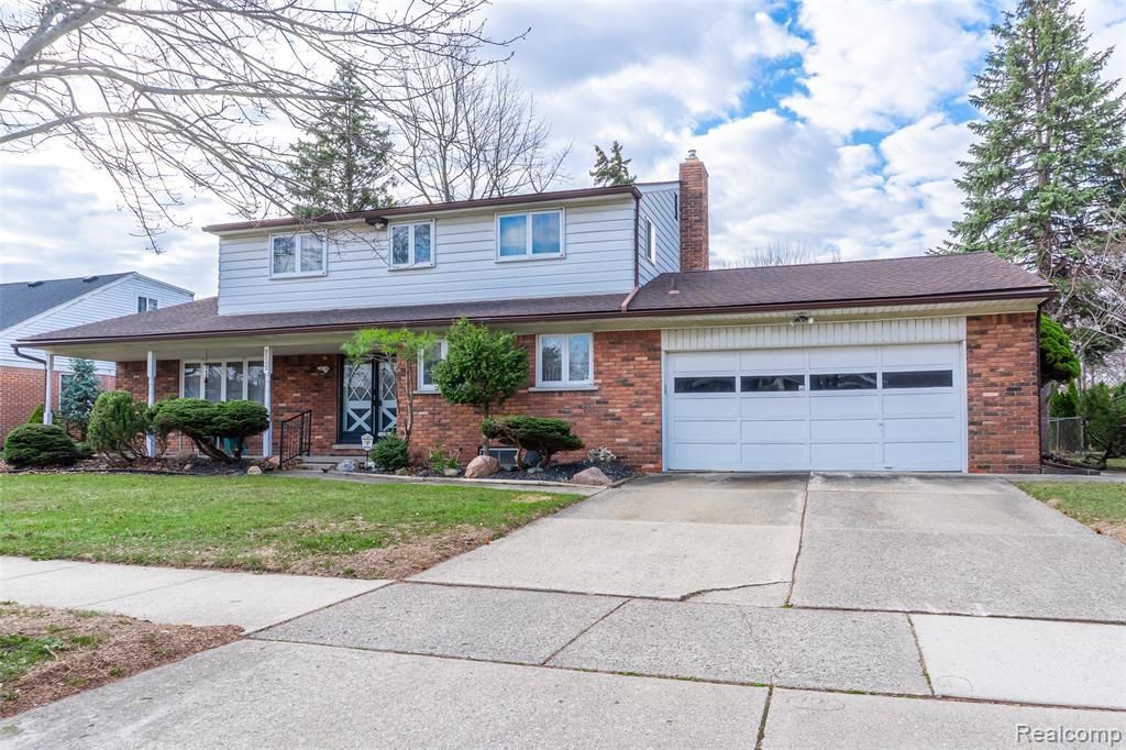 8362 Sunburst, Center Line, MI 48015 Main Photo