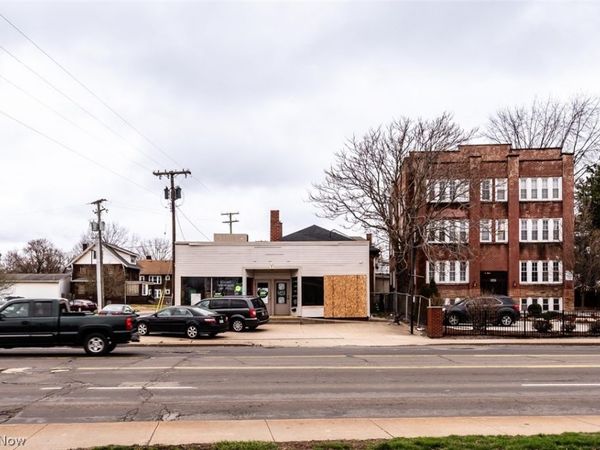 2241 Tuscarawas Street W, Canton, OH 44708