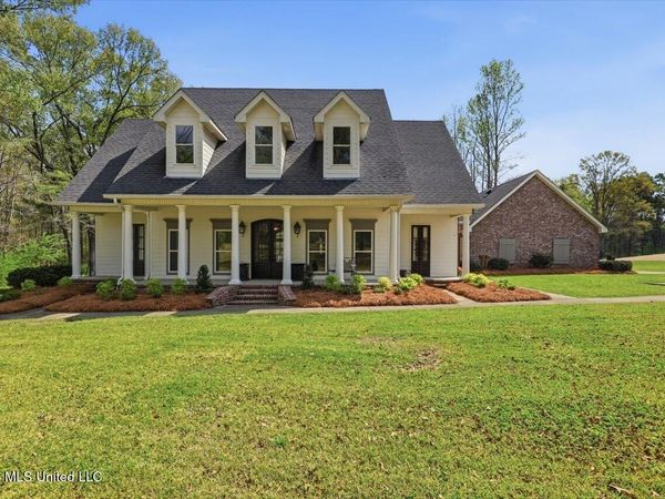 1638 Suzanna Drive, Raymond, MS 39154