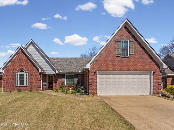 1384 Pendulum Drive, Hernando, MS 38632