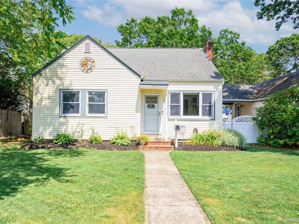 77 N Summit Avenue , Patchogue, NY 11772