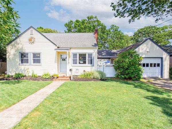 77 N Summit Avenue, Patchogue, NY 11772