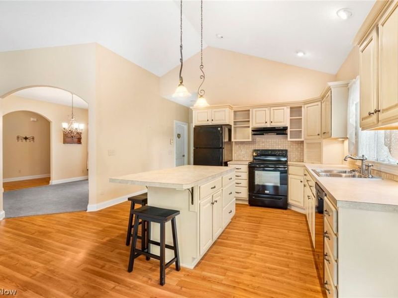 2041 Penhurst Circle NE, North Canton, OH 44720 Photo 15