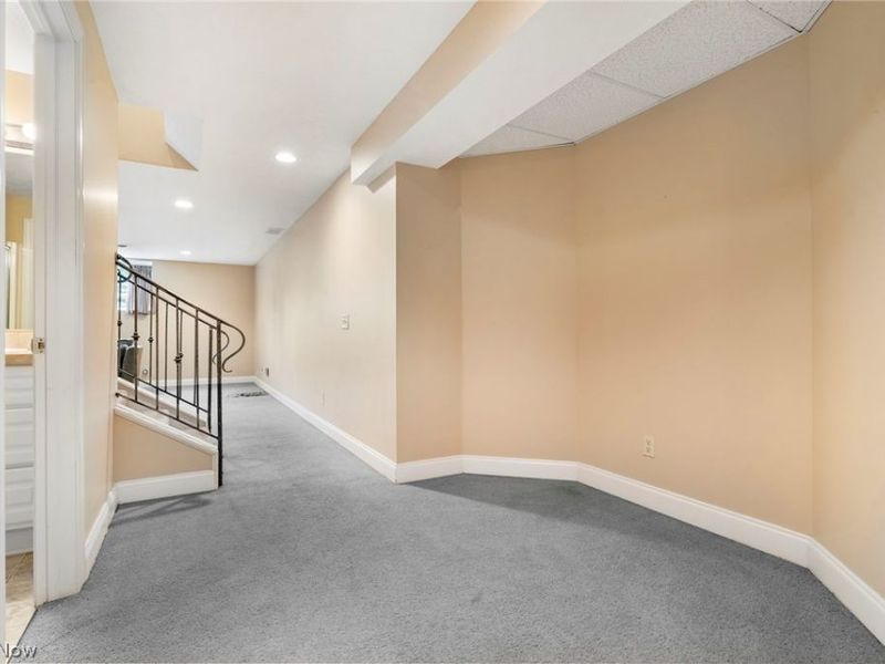 2041 Penhurst Circle NE, North Canton, OH 44720 Photo 28