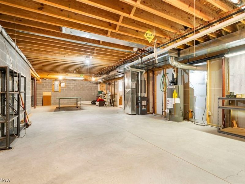 2041 Penhurst Circle NE, North Canton, OH 44720 Photo 32