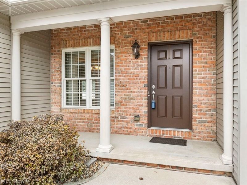 2041 Penhurst Circle NE, North Canton, OH 44720 Photo 5