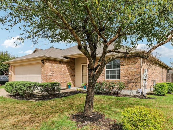 109 Mollie DR, Hutto, TX 78634