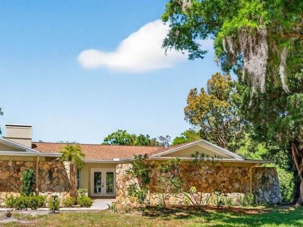 2111 PADDOCK CIRCLE , DUNEDIN, FL 34698