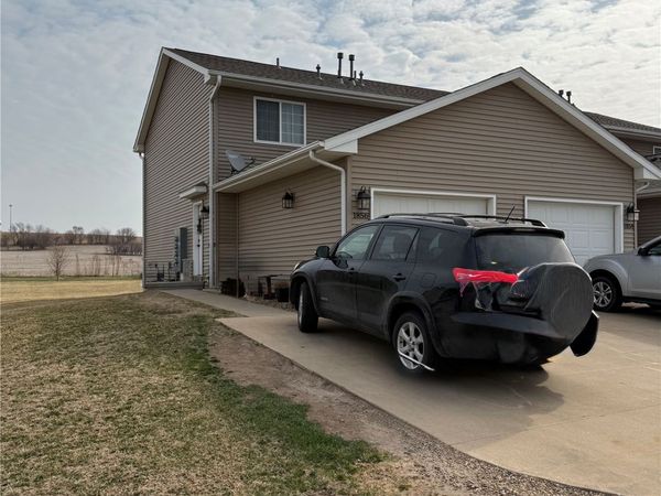 1856 Wrigley Street, Ely, IA 52227