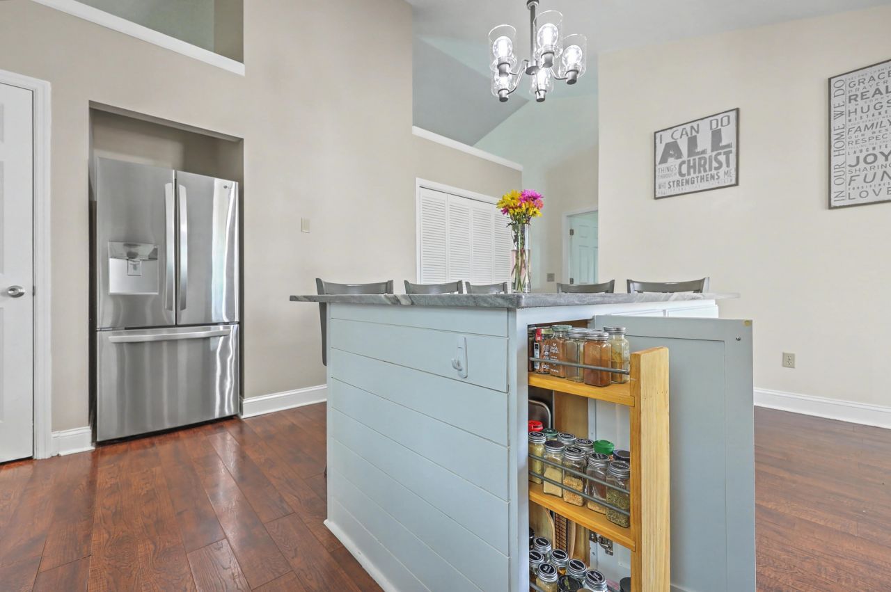 206 Jasmine Drive Photo 15