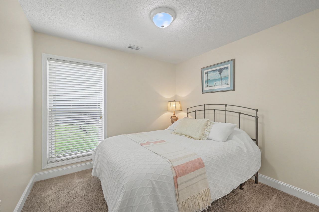 206 Jasmine Drive Photo 22