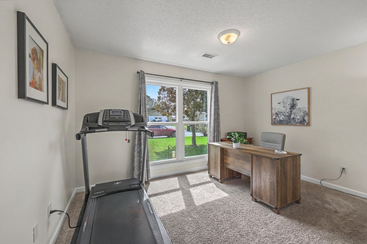 206 Jasmine Drive Photo 23