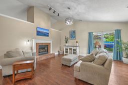 206 Jasmine Drive photo 4